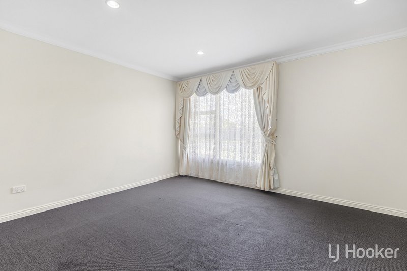 Photo - 17 Stapleton Street, Davoren Park SA 5113 - Image 15