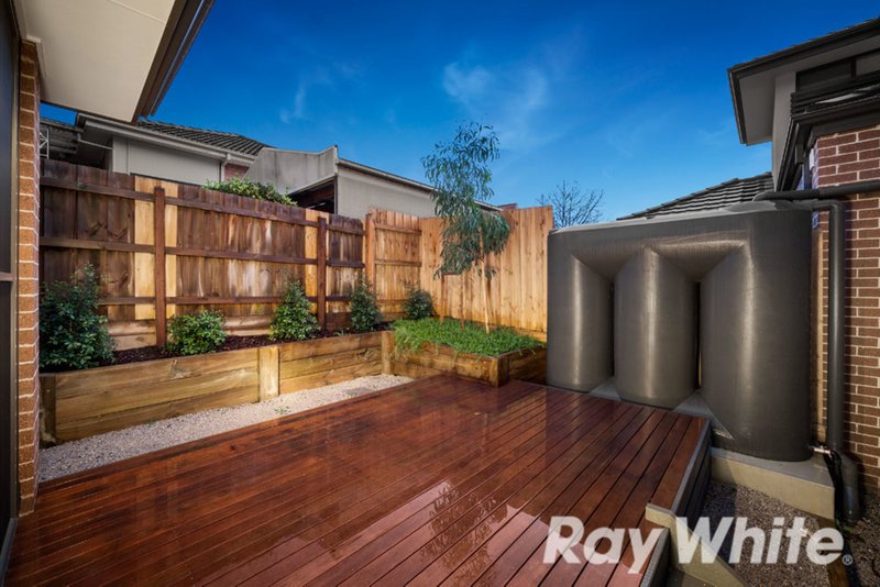 Photo - 1/7 Station Street, Burwood VIC 3125 - Image 8