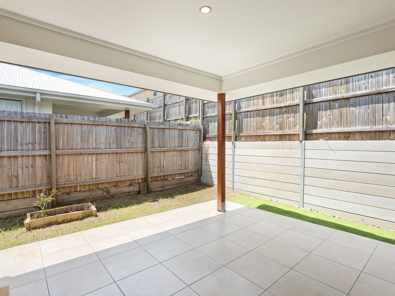 Photo - 17 Stellar Street, Spring Mountain QLD 4300 - Image 13