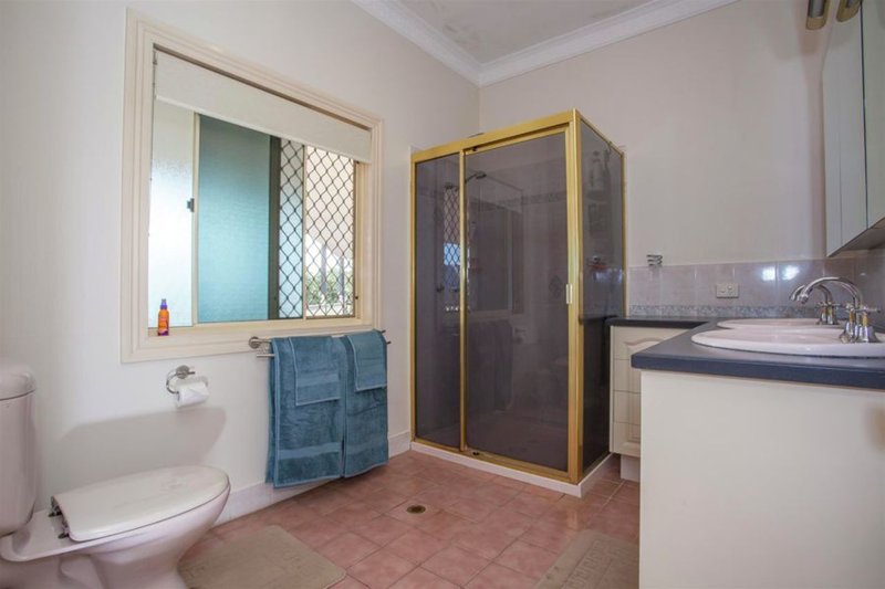 Photo - 17 Stone Brook Court, Cashmere QLD 4500 - Image 7