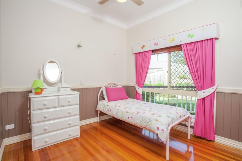 Photo - 17 Stone Brook Court, Cashmere QLD 4500 - Image 14