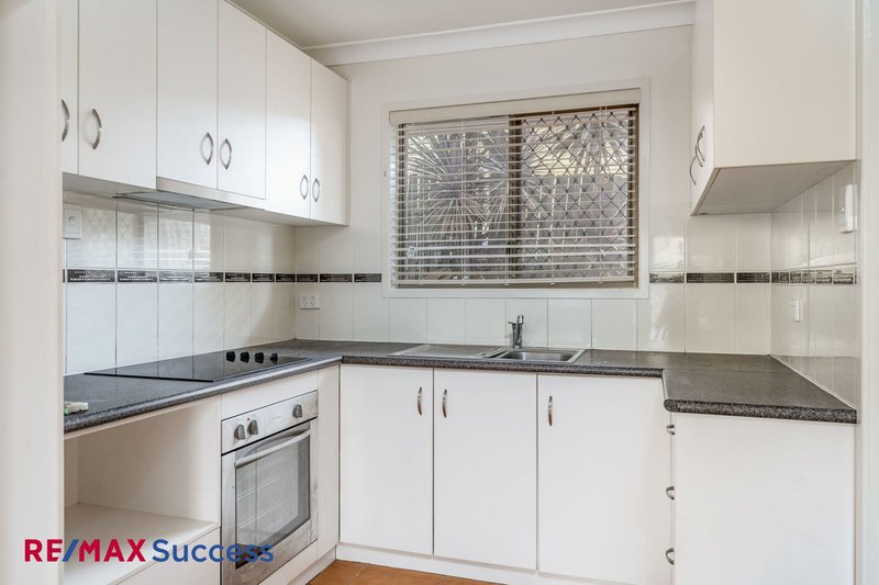 Photo - 1/7 Stradbroke Street, Rockville QLD 4350 - Image 3