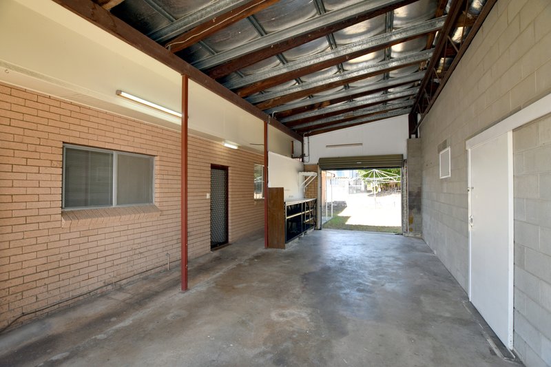 Photo - 17 Streeter Street, Clinton QLD 4680 - Image 15