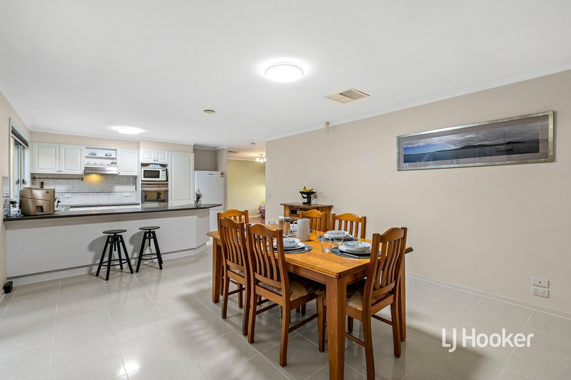 Photo - 17 Stretton Place, Wyndham Vale VIC 3024 - Image 7