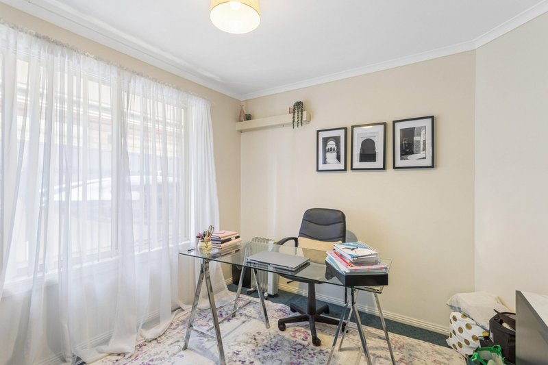 Photo - 17 Stringbark Avenue, Craigmore SA 5114 - Image 12