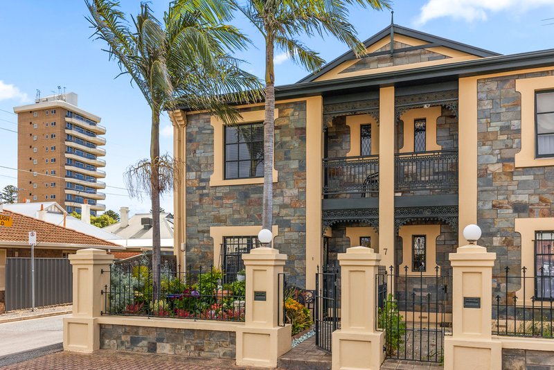 1/7 Sturt Street, Glenelg North SA 5045