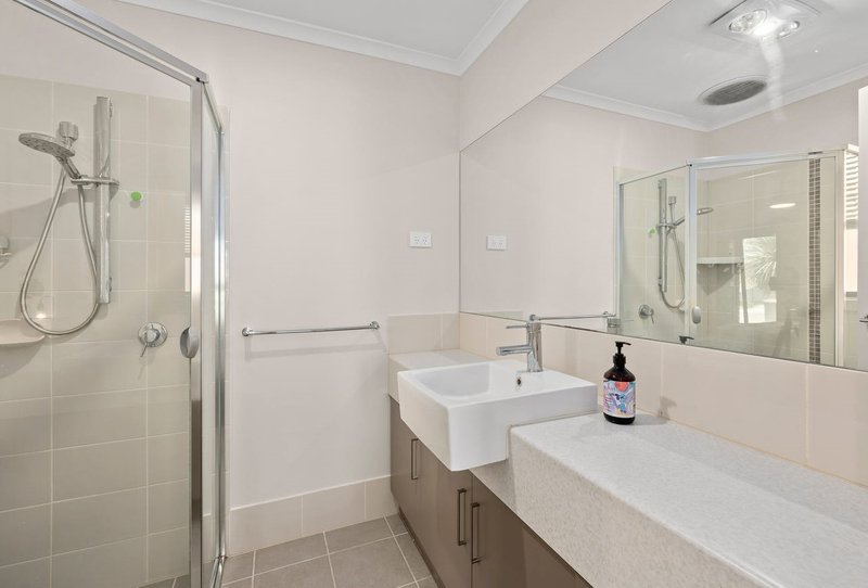 Photo - 17 Sunderland Crescent, Seaford SA 5169 - Image 9