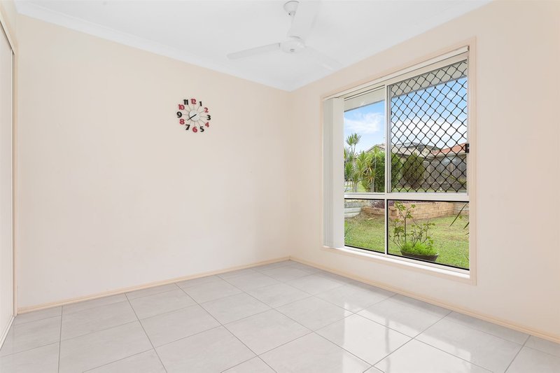 Photo - 17 Sunningdale Street, Oxley QLD 4075 - Image 9