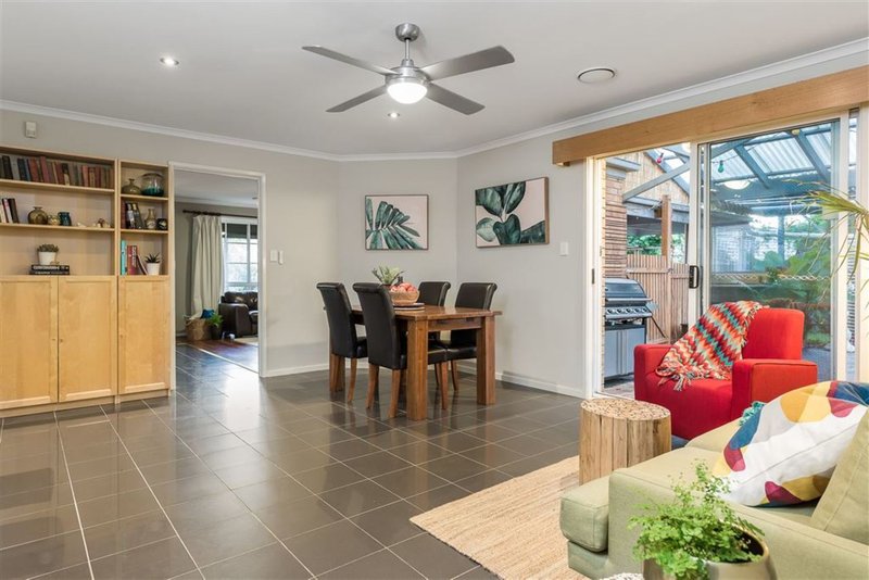 Photo - 17 Sunshine Street, Rowville VIC 3178 - Image 3