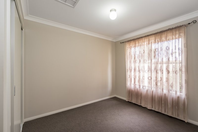 Photo - 17 Sunvale Avenue, Dubbo NSW 2830 - Image 11