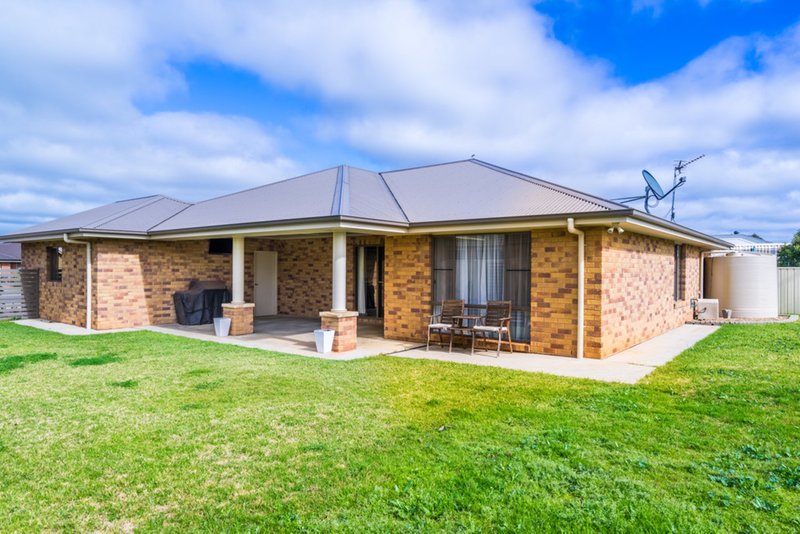 Photo - 17 Sunvale Avenue, Dubbo NSW 2830 - Image 14