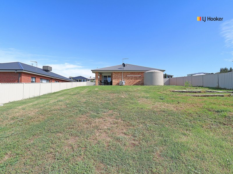 Photo - 17 Sunvale Crescent, Estella NSW 2650 - Image 12