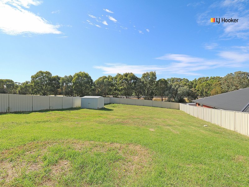 Photo - 17 Sunvale Crescent, Estella NSW 2650 - Image 13