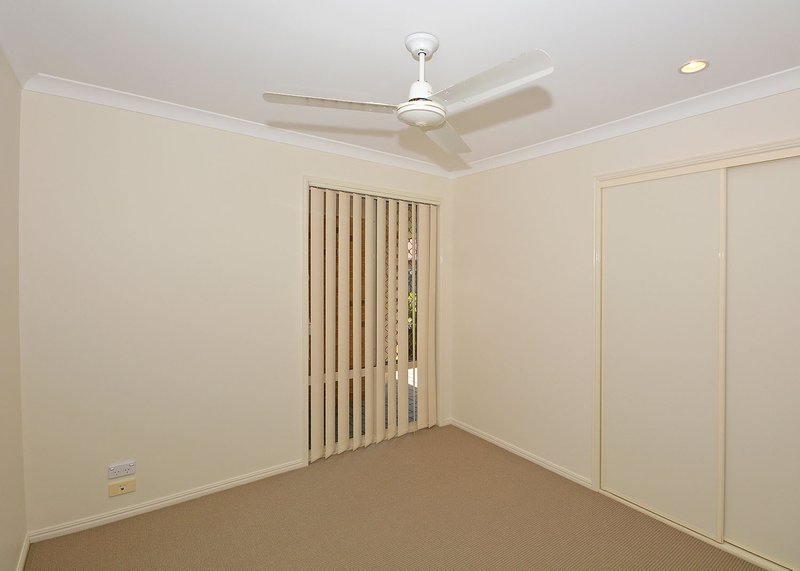 Photo - 17 Surrey Court, Kawungan QLD 4655 - Image 12