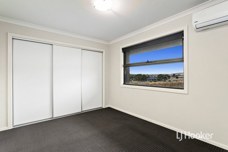 Photo - 17 Swagman Walk, Wollert VIC 3750 - Image 9