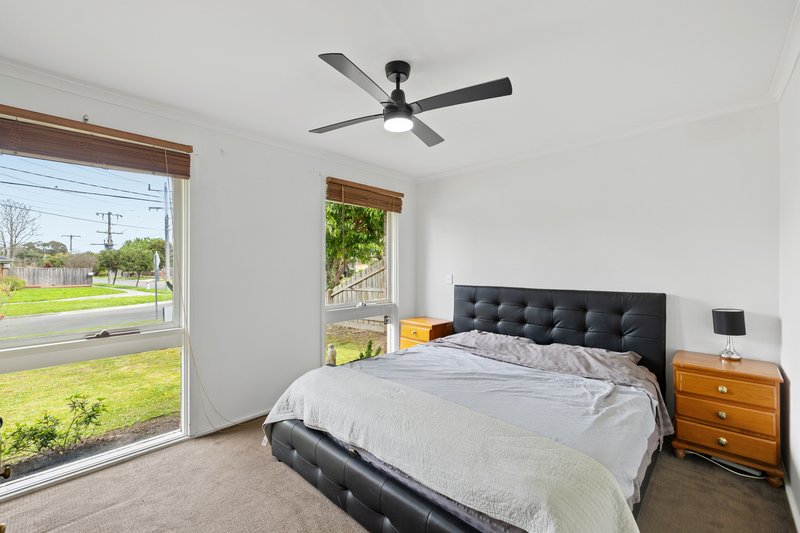 Photo - 17 Sycamore Crescent, Boronia VIC 3155 - Image 6