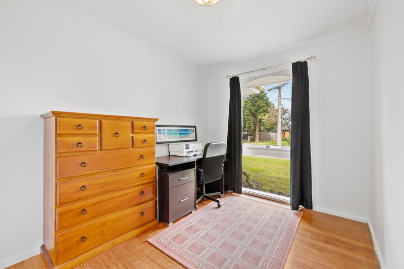 Photo - 17 Sycamore Crescent, Boronia VIC 3155 - Image 9