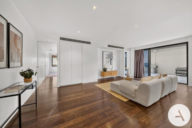 Photo - 1/7 Sydney Avenue, Barton ACT 2600 - Image 11