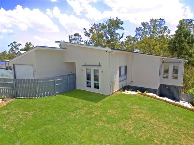 17 Talisman Court, Eatons Hill QLD 4037