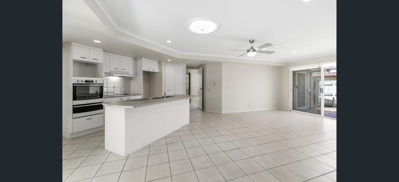 Photo - 17 Tallgrass Avenue, Tewantin QLD 4565 - Image 8