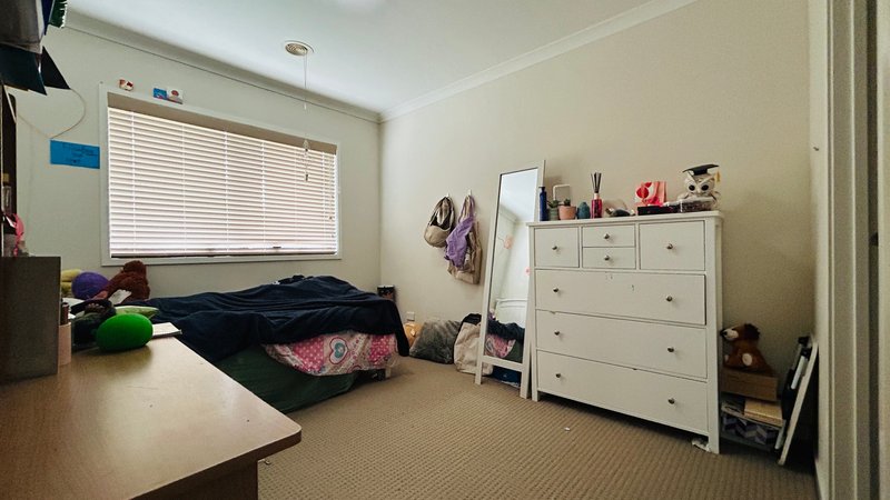 Photo - 17 Tamarin Street, Craigieburn VIC 3064 - Image 10