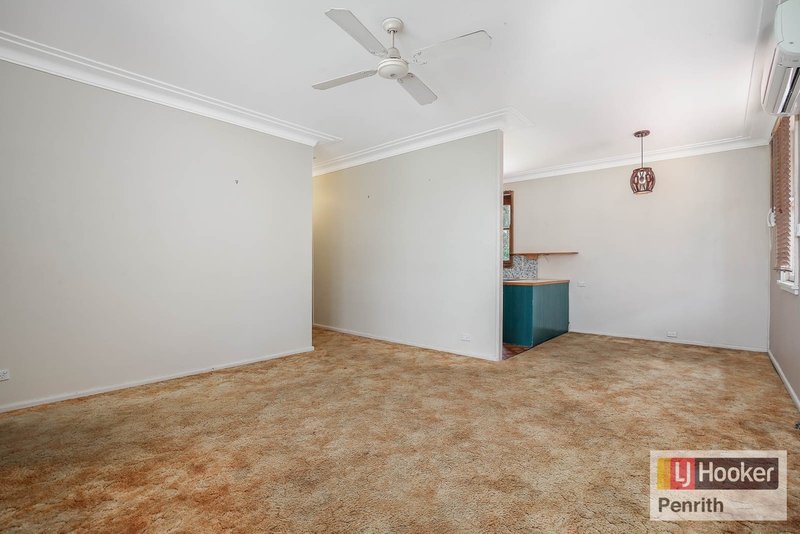 Photo - 17 Tanderra Street, Colyton NSW 2760 - Image 3