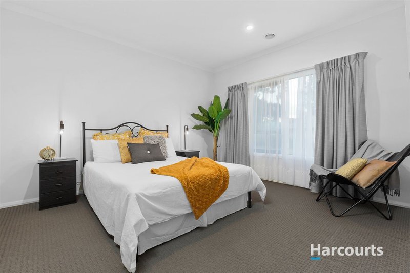 Photo - 17 Tanglewood Road, Rowville VIC 3178 - Image 9