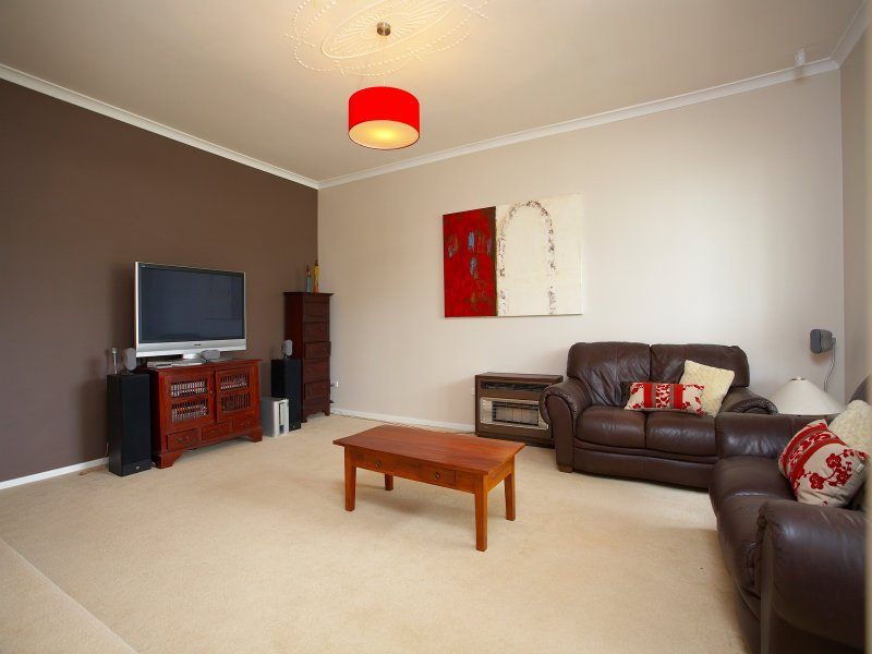 Photo - 17 Tangney Crescent, Kardinya WA 6163 - Image 2
