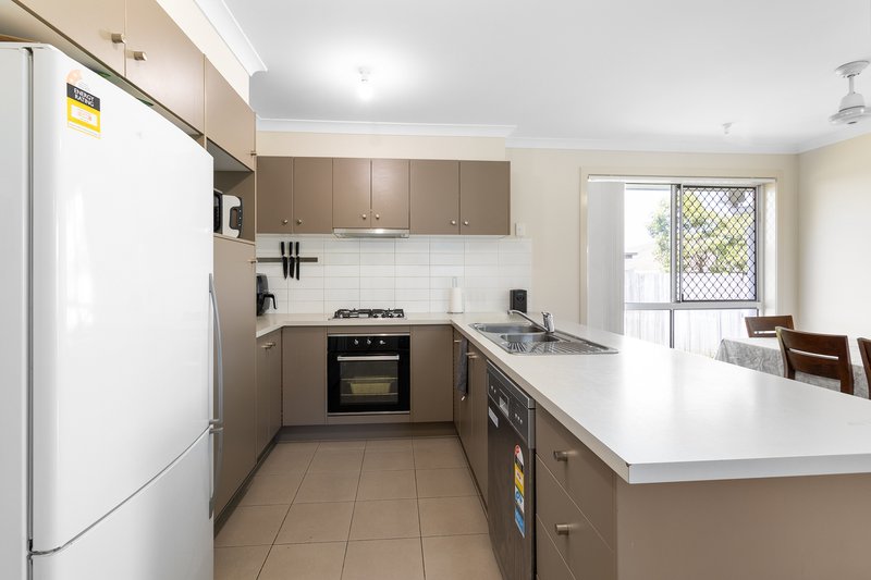 Photo - 17 Tara Grove, Bellmere QLD 4510 - Image 5