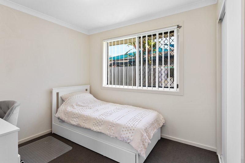 Photo - 17 Tara Grove, Bellmere QLD 4510 - Image 8