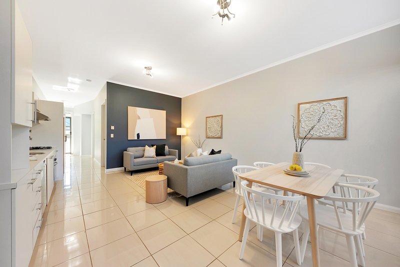 Photo - 17 Templeton Street, Mawson Lakes SA 5095 - Image 5