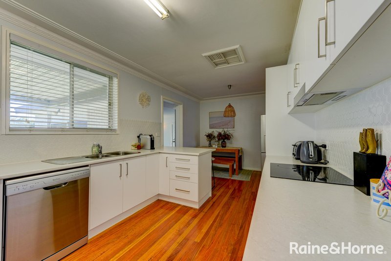 Photo - 17 Terry Street, Tamworth NSW 2340 - Image 3