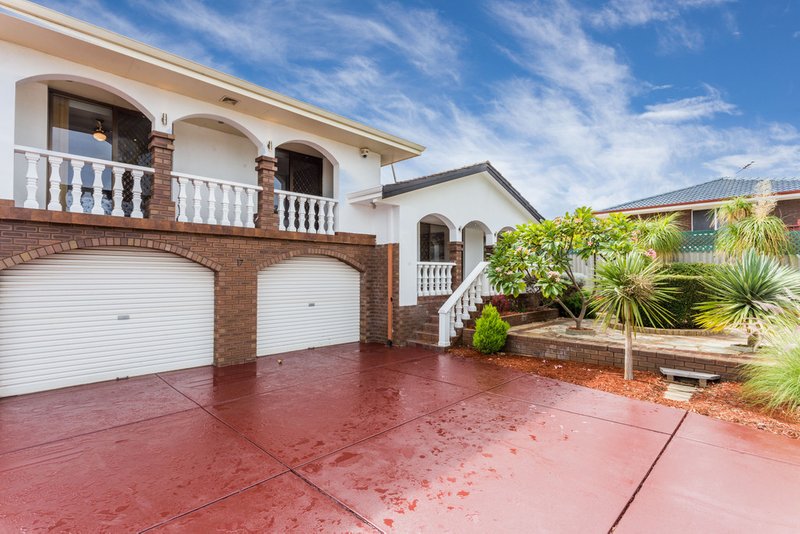 17 Thackeray Street, Spearwood WA 6163