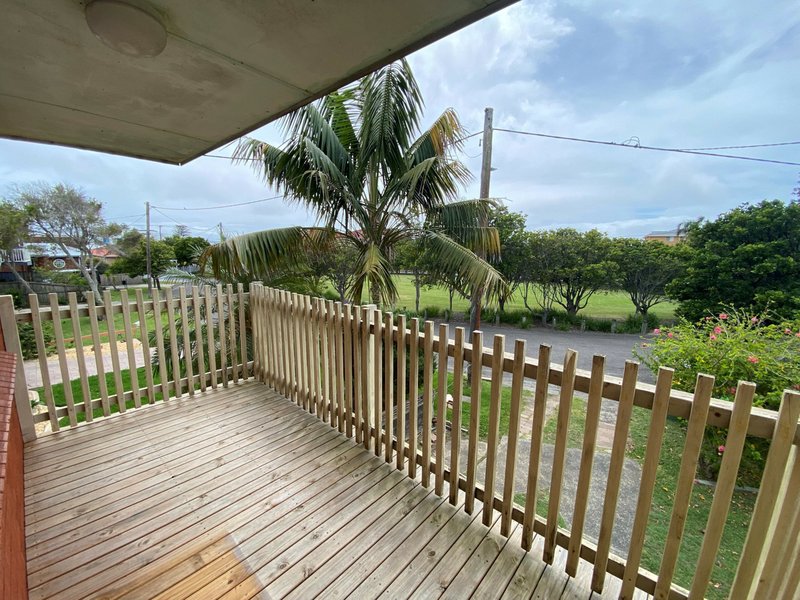 Photo - 1/7 The Crescent, Blue Bay NSW 2261 - Image 4