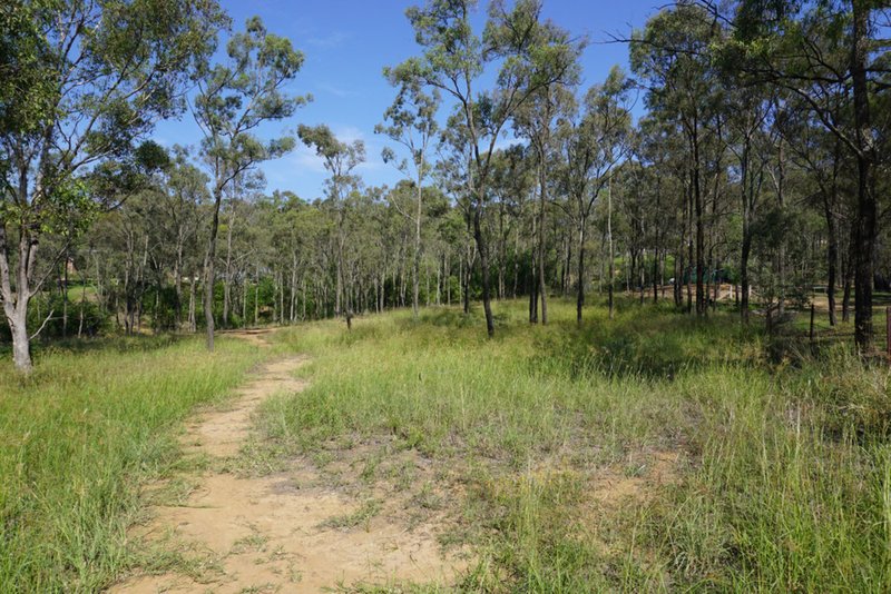 Photo - 17 The Glade, Singleton NSW 2330 - Image 2