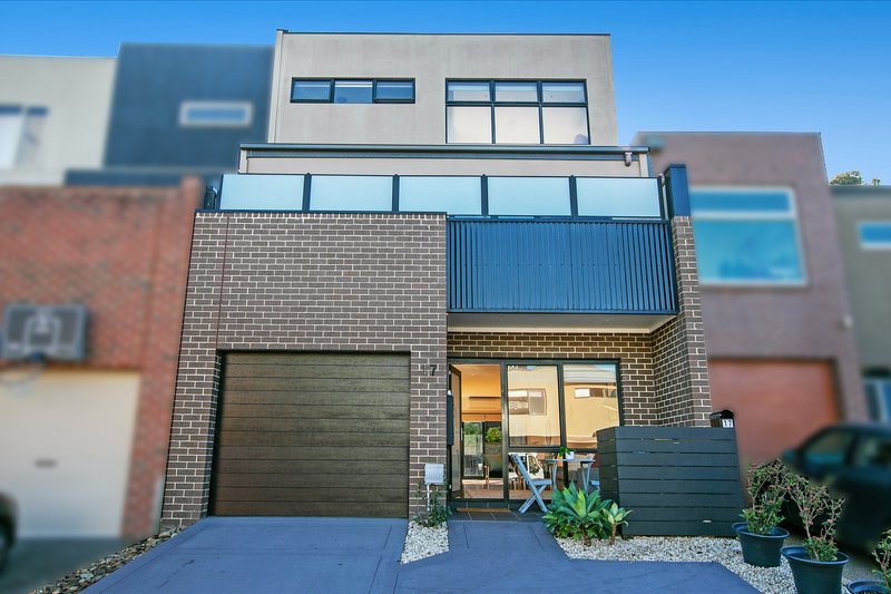 Photo - 17 The Mews, Preston VIC 3072 - Image 1