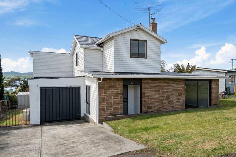 17 Third Avenue, Midway Point TAS 7171