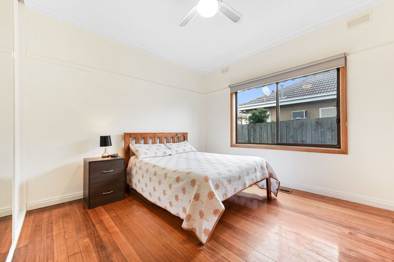 Photo - 17 Thompson Street, Clayton VIC 3168 - Image 9