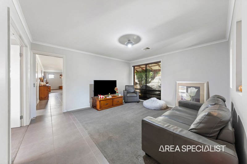 Photo - 17 Thornbill Circuit, Pakenham VIC 3810 - Image 3