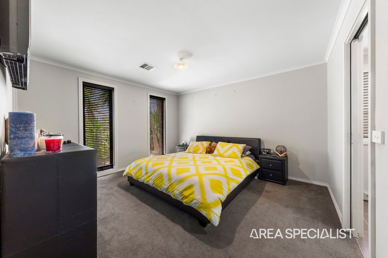 Photo - 17 Thornbill Circuit, Pakenham VIC 3810 - Image 6