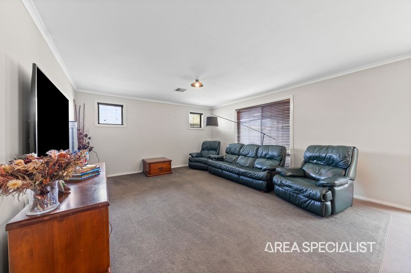 Photo - 17 Thornbill Circuit, Pakenham VIC 3810 - Image 8