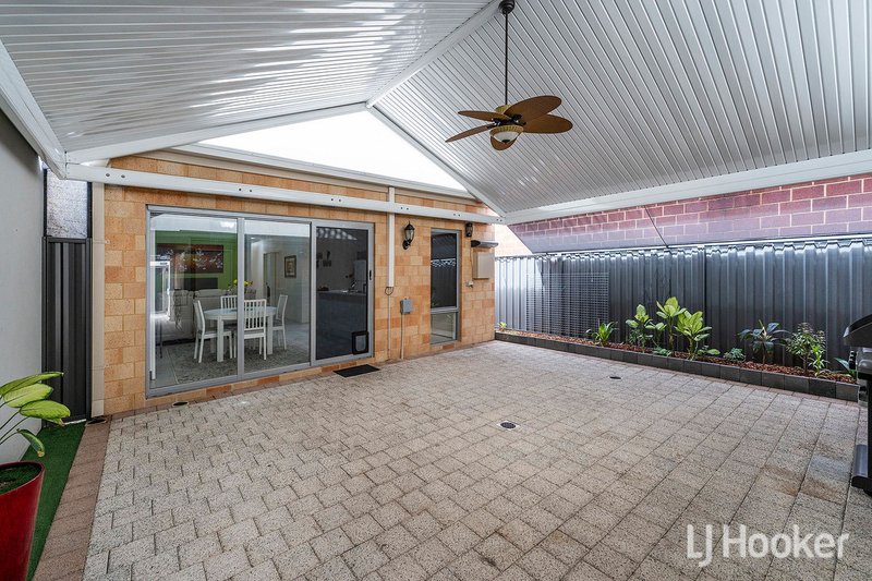 Photo - 17 Thornbill Crescent, Coodanup WA 6210 - Image 13