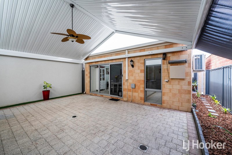 Photo - 17 Thornbill Crescent, Coodanup WA 6210 - Image 14