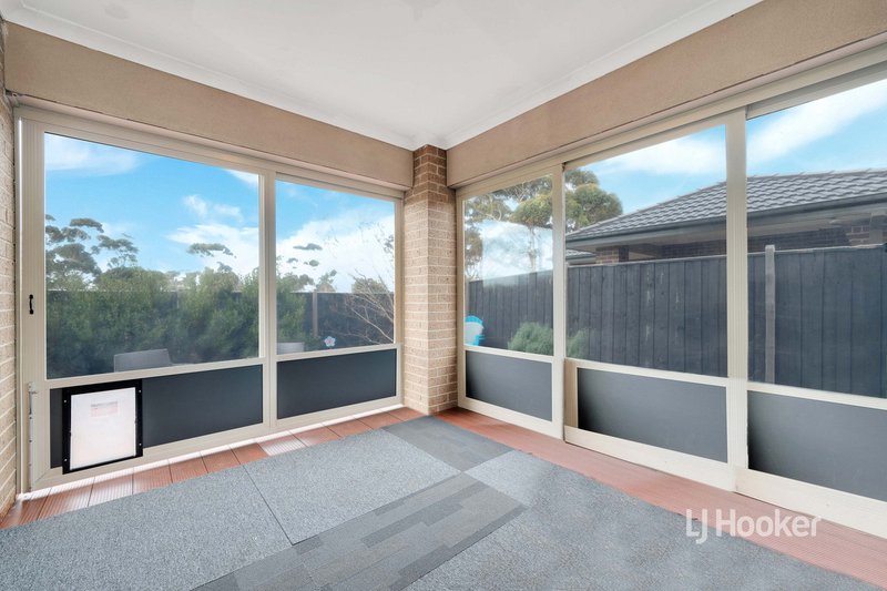 Photo - 17 Toddington Avenue, Williams Landing VIC 3027 - Image 16