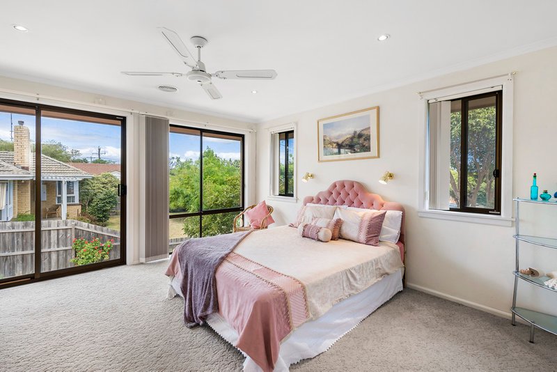 Photo - 17 Torquay Avenue, Chadstone VIC 3148 - Image 6