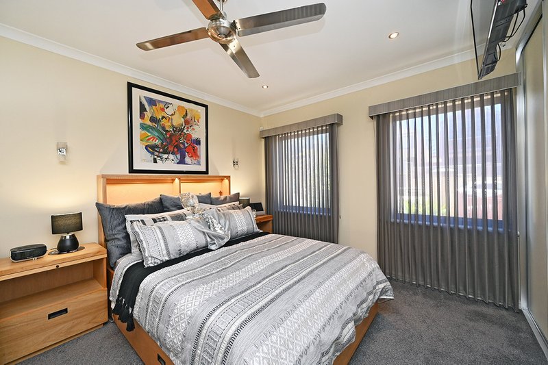 Photo - 17 Torquay Pass, Mindarie WA 6030 - Image 3