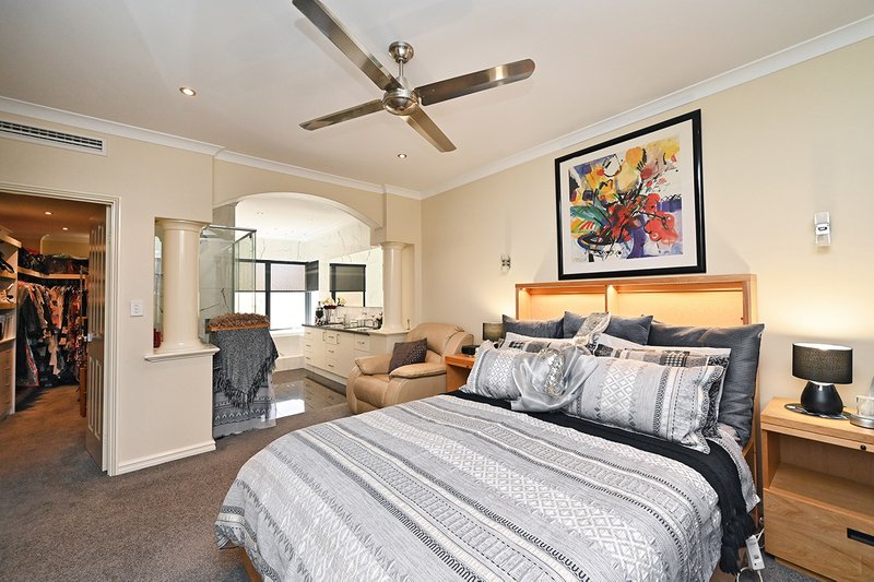 Photo - 17 Torquay Pass, Mindarie WA 6030 - Image 4