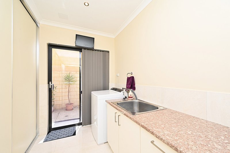 Photo - 17 Torquay Pass, Mindarie WA 6030 - Image 16