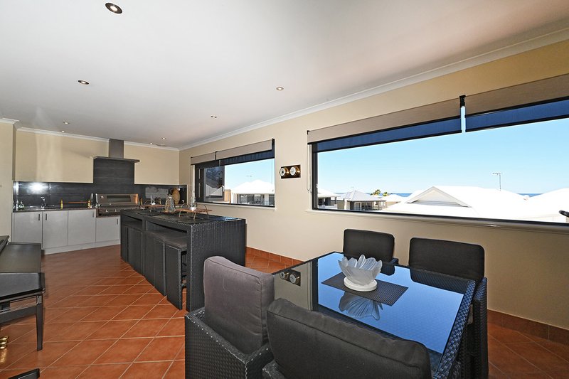 Photo - 17 Torquay Pass, Mindarie WA 6030 - Image 33