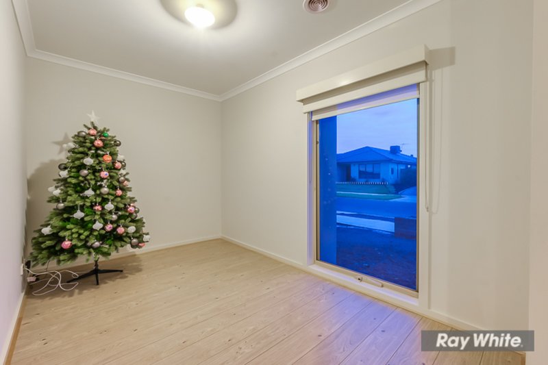 Photo - 17 Tourmaline St , Tarneit VIC 3029 - Image 4